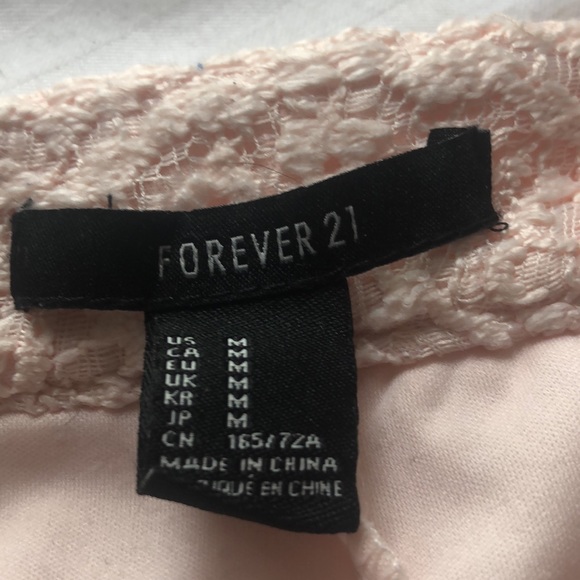 Forever 21 Pink crochet/lace shorts M - Picture 3 of 4